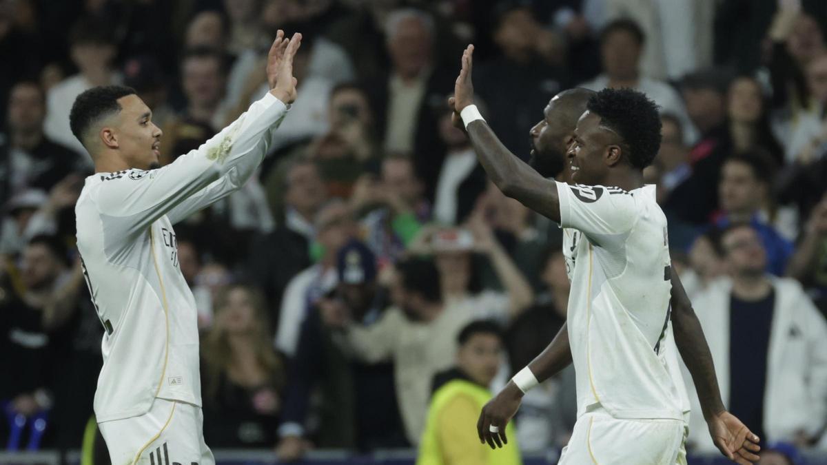 Resumen, goles y highlights del Real Madrid 2 - 1 Benfica de la vuelta de playoff de Champions