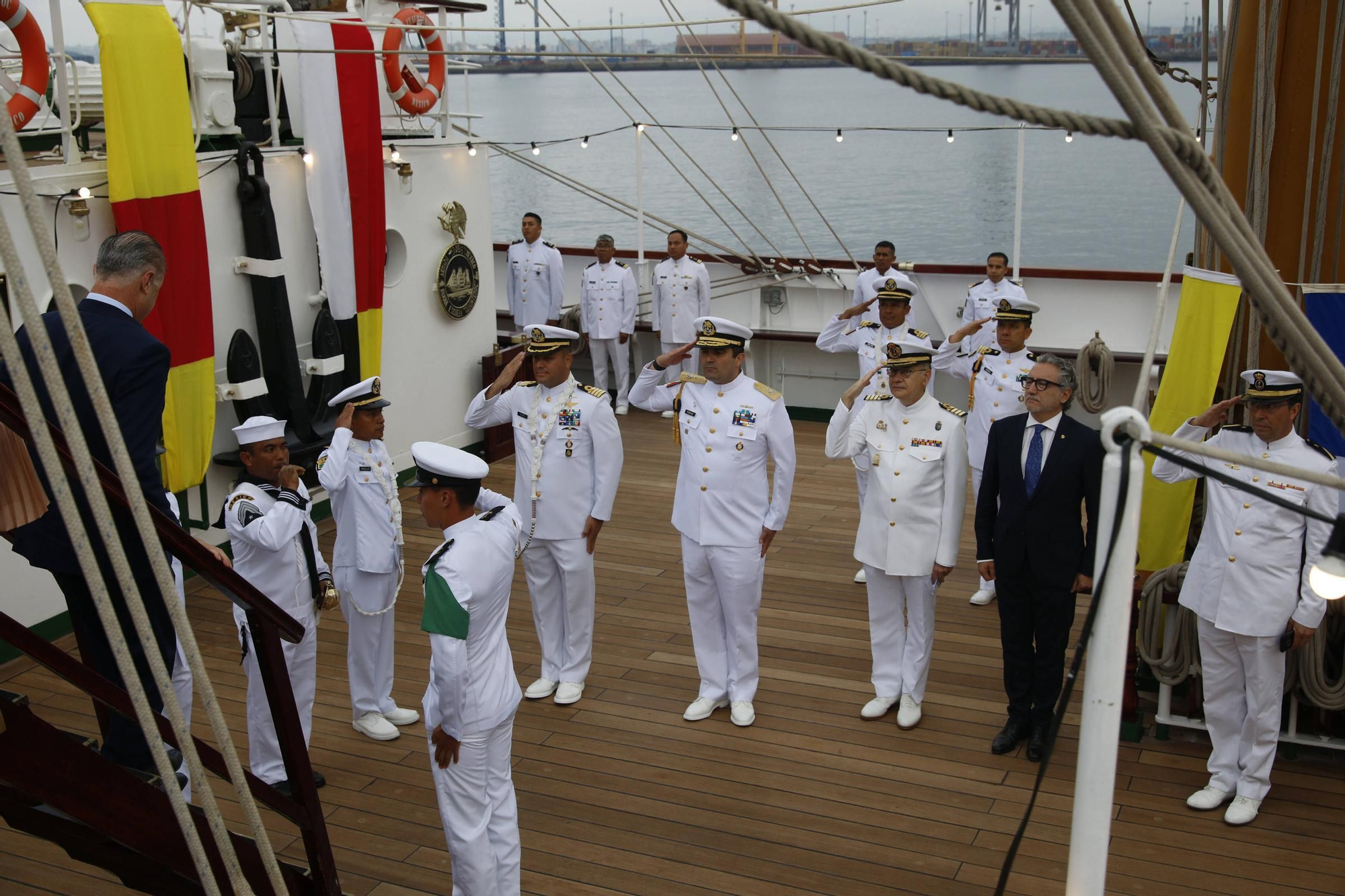 En imágenes: Así es el «Cuauhtémoc», el imponente barco de México que acaba de llegar a Gijón