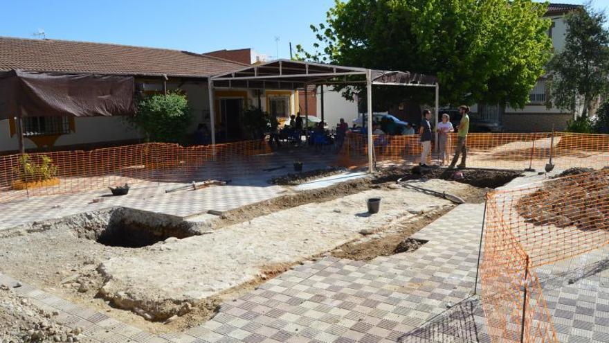 Ochavillo del Río se vuelca en la recuperación de la fuente vieja