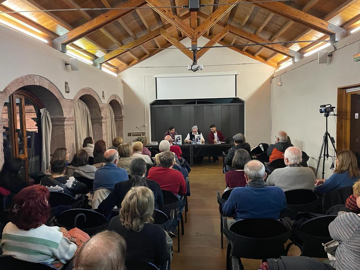 Un acto del Foro de Creación y Lectura de la biblioteca de Grado.