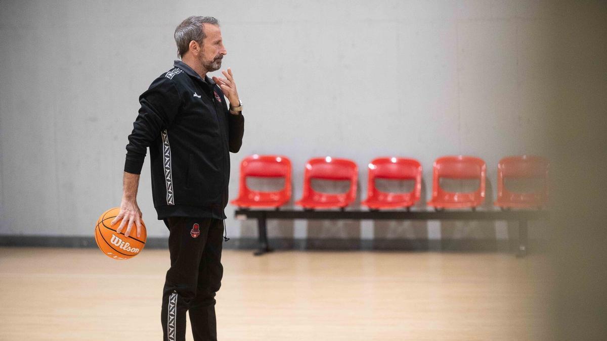 Joan Plaza, en un entrenamiento con el Casademont Zaragoza.