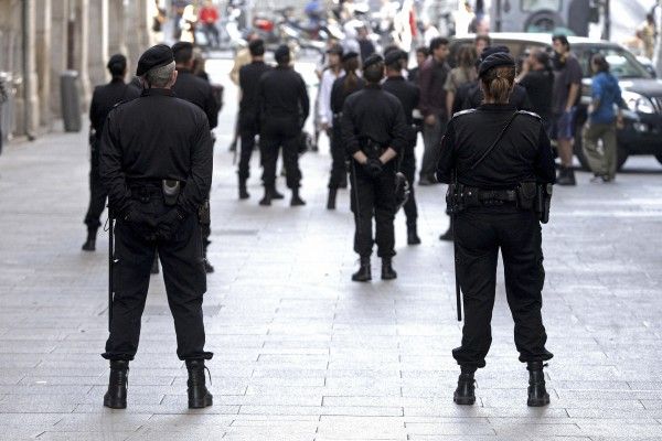 Desalojo de los indignados acampados en la Puerta del Sol y el Paseo del Prado