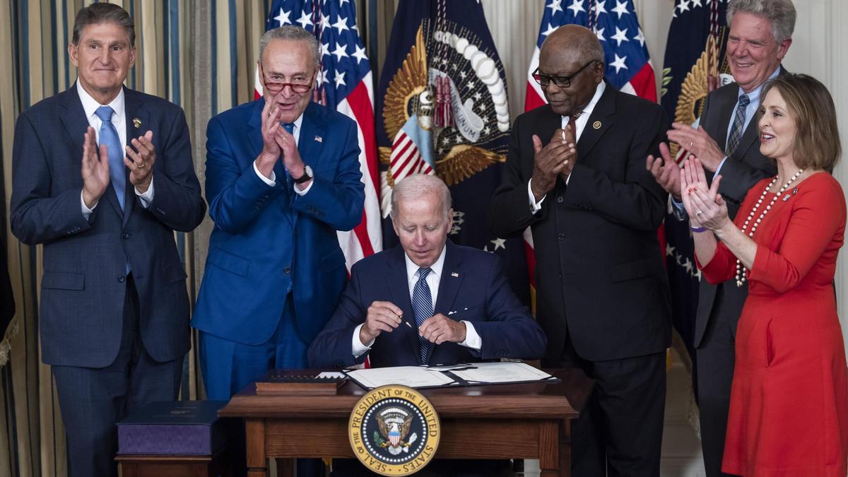 Biden se prepara para firmar el Decreto de Reducción de la Inflación