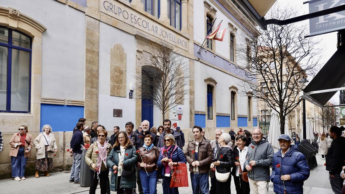 IU homenajea en Gijón a los maestros de la II República