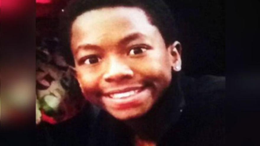 Un niño negro de 13 años muere acribillado por policías en Estados Unidos