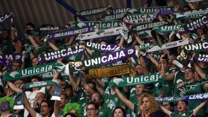 Aficionados cajistas durante la Copa del Rey