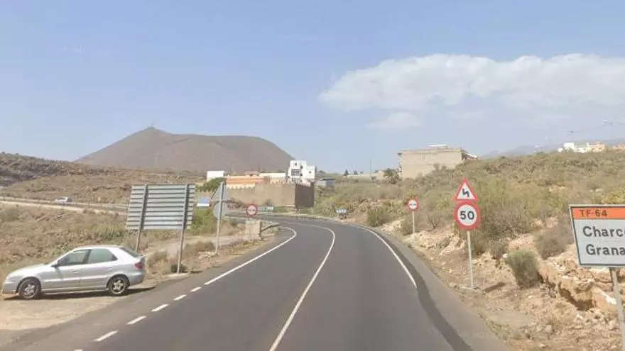 Accidente entre una guagua y cuatro coches en Tenerife