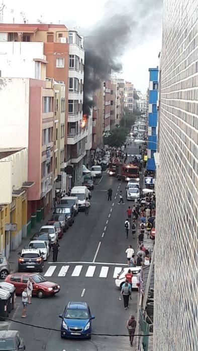 Incendio en la calle Fernando Guanarteme de la capital grancanaria