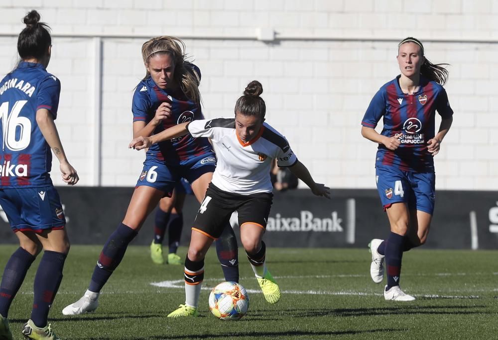 Las imágenes del derbi Valencia - Levante femenino