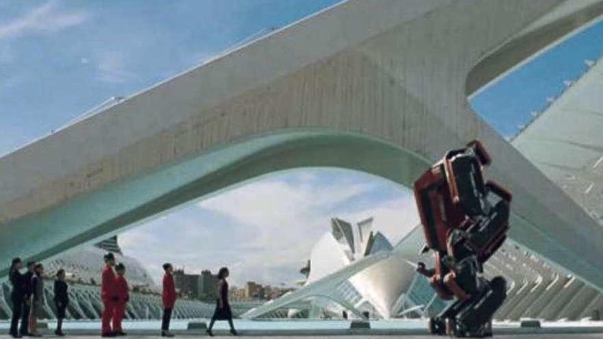 Imagen de la serie, con la Ciudad de las Artes y las Ciencias de Valencia como escenario. // FdV