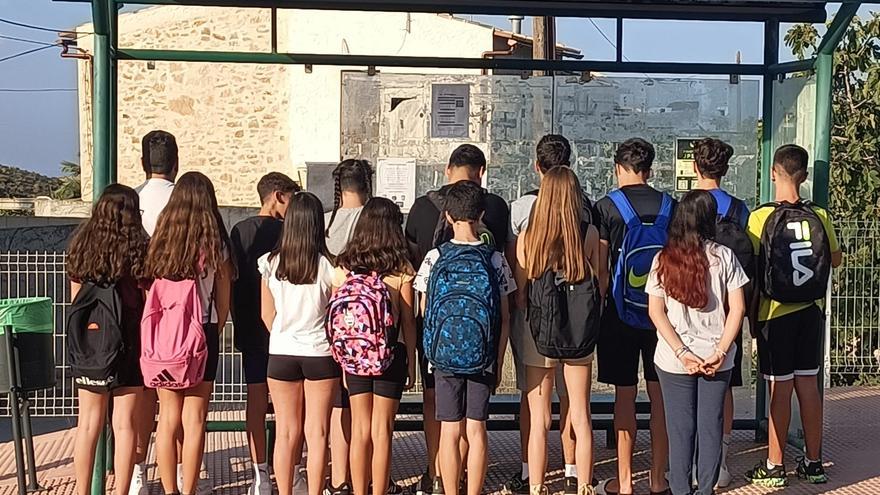 El transporte escolar se restablecerá a partir de este martes tras el acuerdo con Educación