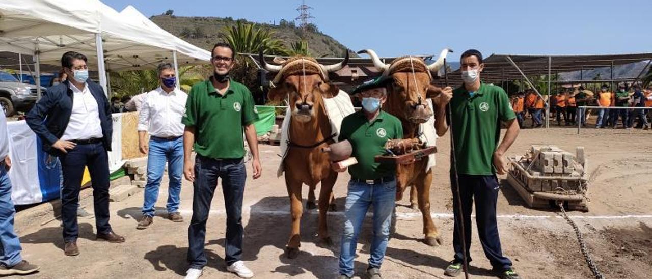 José Manuel Izquierdo (centro), ganador en Vacas de Primera.