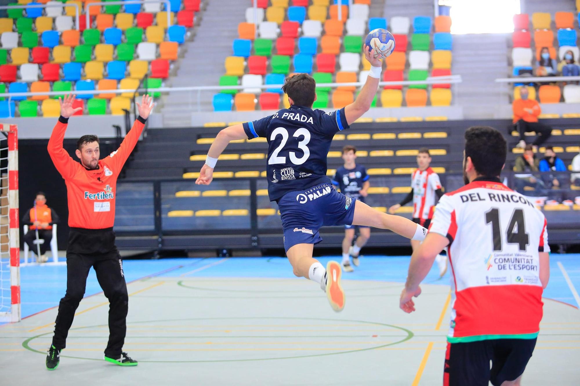 Partido entre la UD Ibiza-HC Eivissa y el Puerto Sagunto