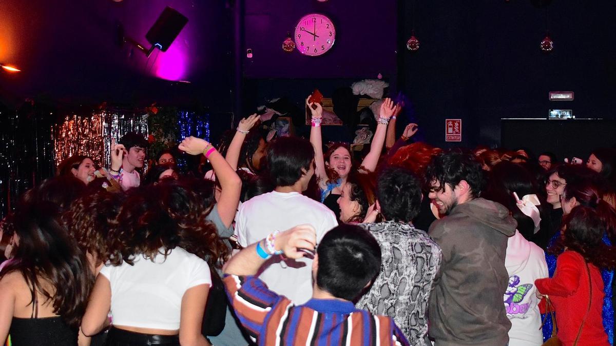 ‘The Eras Fest’ es un evento que reúne a los fans de Taylor Swift en la Comunitat Valenciana en una fiesta temática.