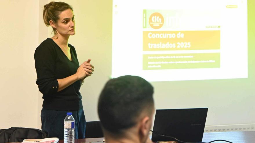 Sesión informativa de la CIG Ensino a docentes sobre el CXT en Vigo, el pasado miércoles. |  P.H.