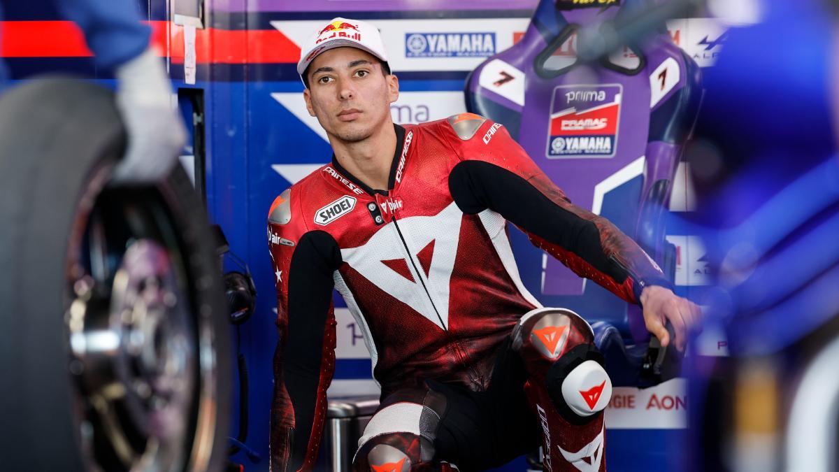 Toprak Razgatlioglu en el box del Pramac Racing