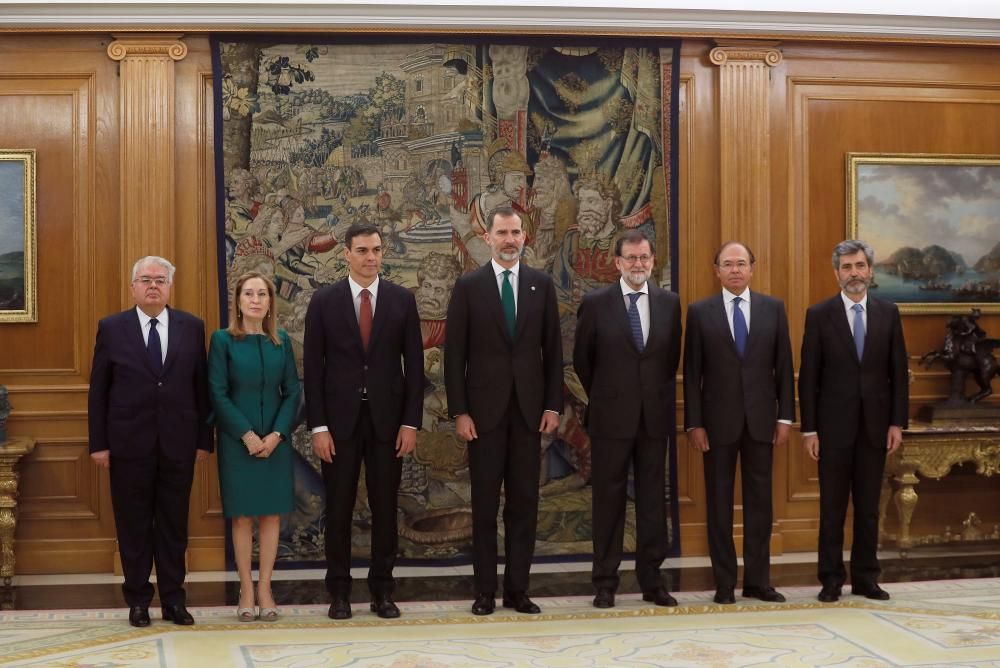 La toma de posesión de Pedro Sánchez, en fotos