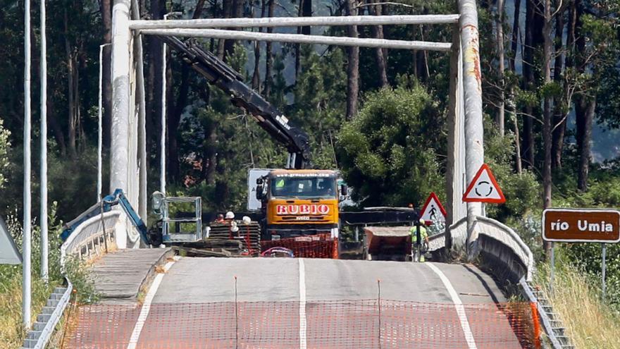 Infraestruturas prepara el puente de Santa Marta para la retirada del vano