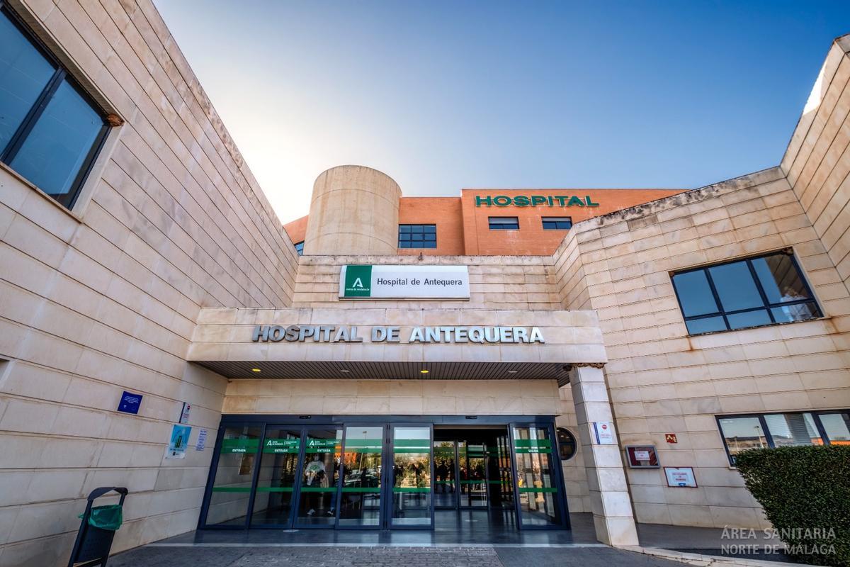 Fachada principal del Hospital de Antequera