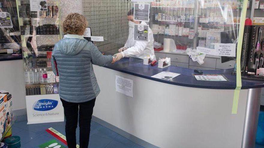 Las farmacias de Castellón agotan geles y termómetros 
y el paracetamol escasea