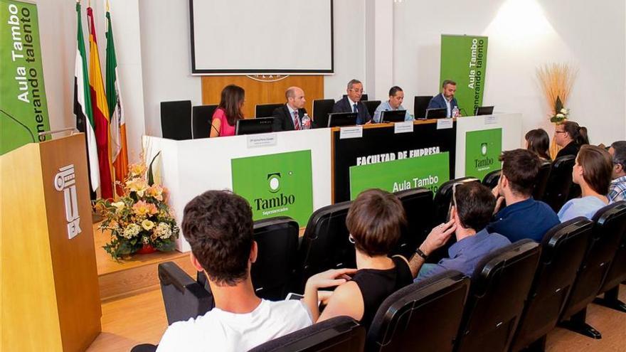 El ‘Aula Tambo Uex’ premia a una colmena inteligente