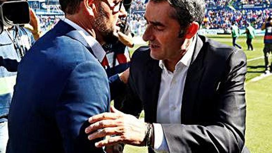 Valverde saluda Bordalás abans del duel al Coliseum Alfonso Pérez