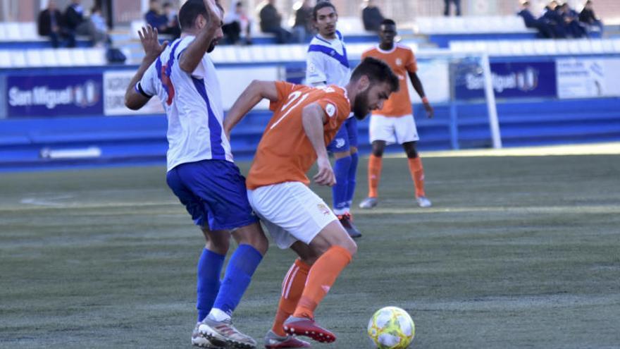 Acció de Miquel Ángel Luque davant el local Gabriel López