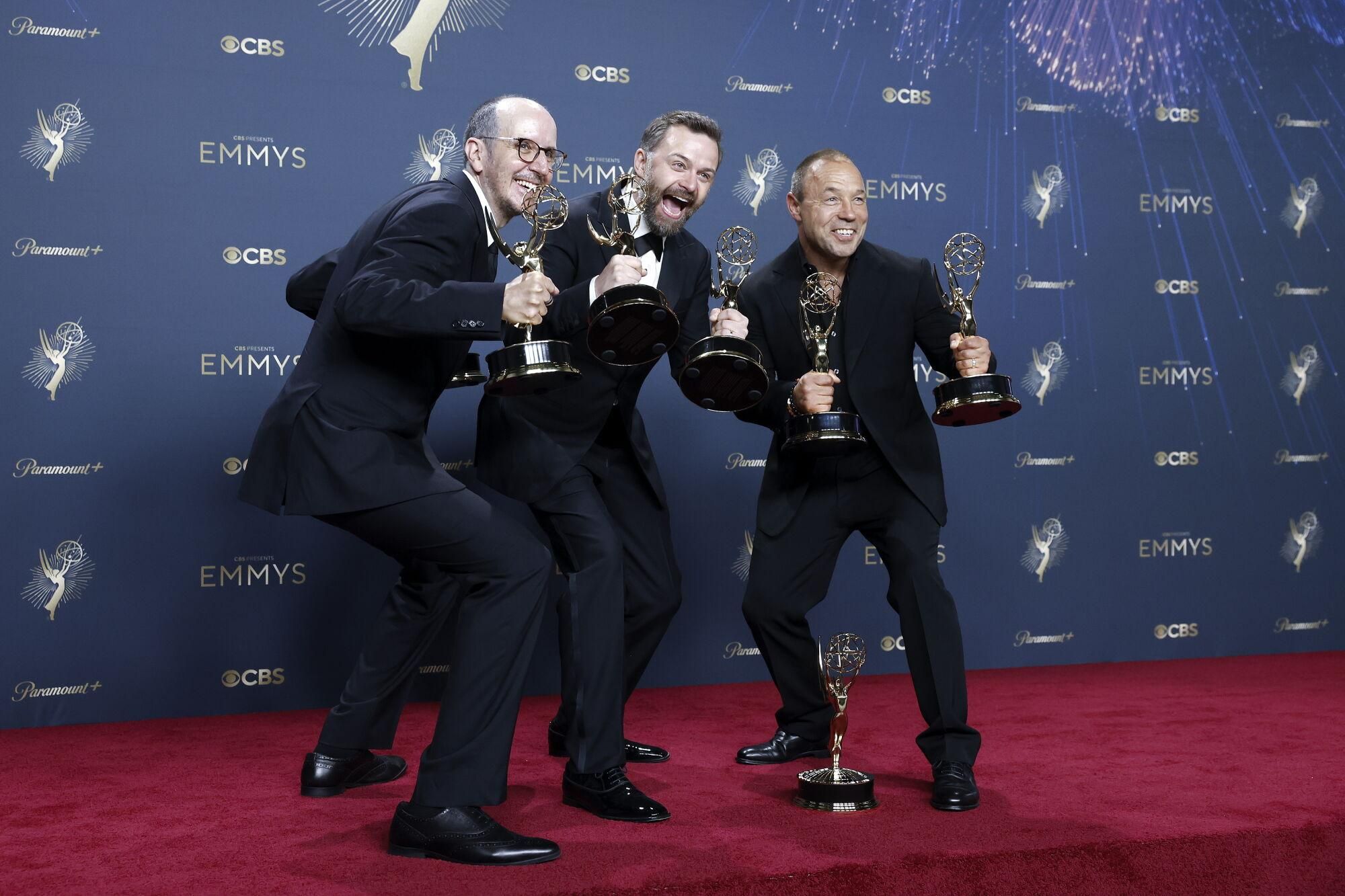 LOS ANGELES (United States), 15/09/2025.- Jack Thorne (L), winner of Best Writing for a Limited or Anthology Series or Movie, and Stephen Graham (R), winner of Best Lead Actor in a Limited or Anthology Series or Movie, and Best Writing for a Limited or Anthology Series or Movie, pose with Philip Barantini (C), Best Director in a Limited or Anthology Series or Movie for 'Adolescence', at the 77th annual Emmy Awards ceremony held at the Peacock Theater in Los Angeles, California, USA, 14 September 2025. The Emmys celebrate excellence in national primetime television programming. EFE/EPA/CAROLINE BREHMAN