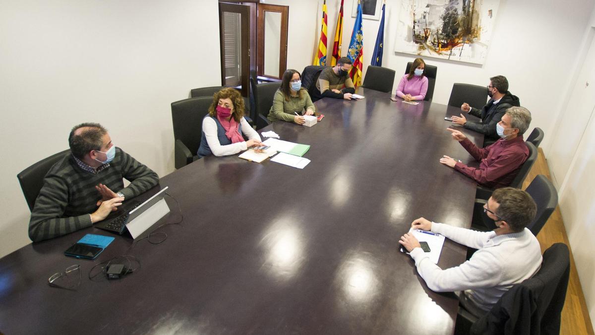 Una reunión del equipo de gobierno de Xixona sobre las cuentas