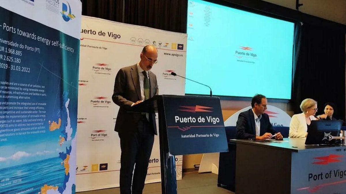El presidente de la AP de Vigo, Jesús Vázquez Almuiña, durante la inauguración de la Jornada “El Pacto Verde Europeo, la economía azul sostenible y el objetivo de neutralidad climática.