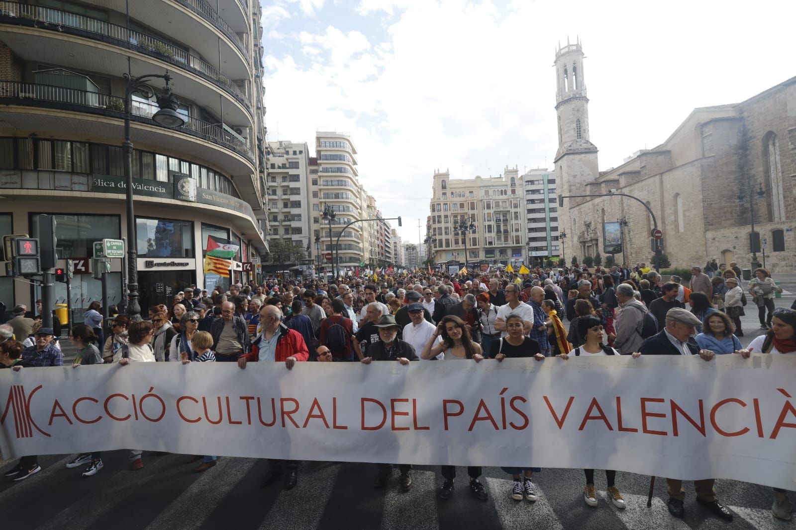 Manifestación en València para conmemorar la diada del 25 de abril