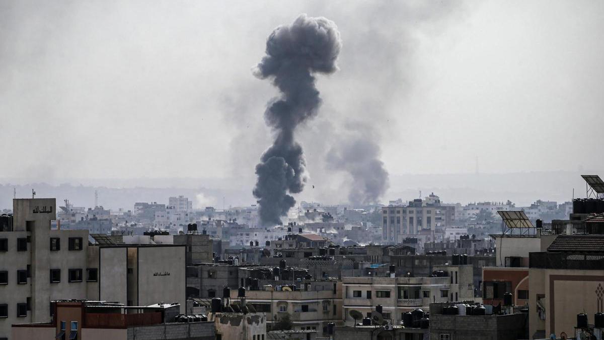 Bombardeos y destrucción en el barrio de Tel al-Hawa, en la ciudad de Gaza.