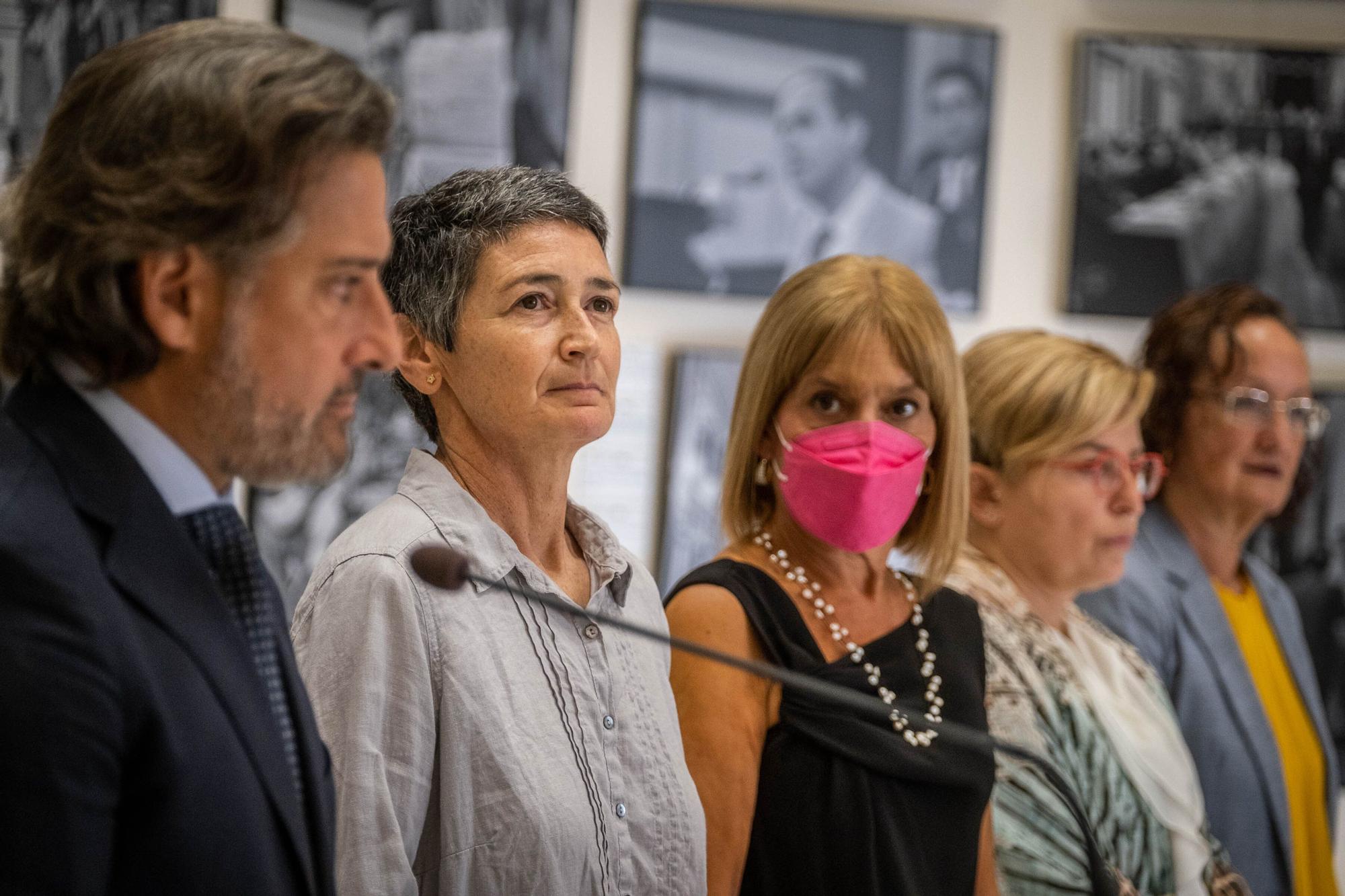 Exposición 'Tres miradas' en el Parlamento de Canarias