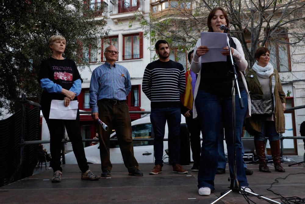 Unas 250 personas se manifiestan por la República en Cort