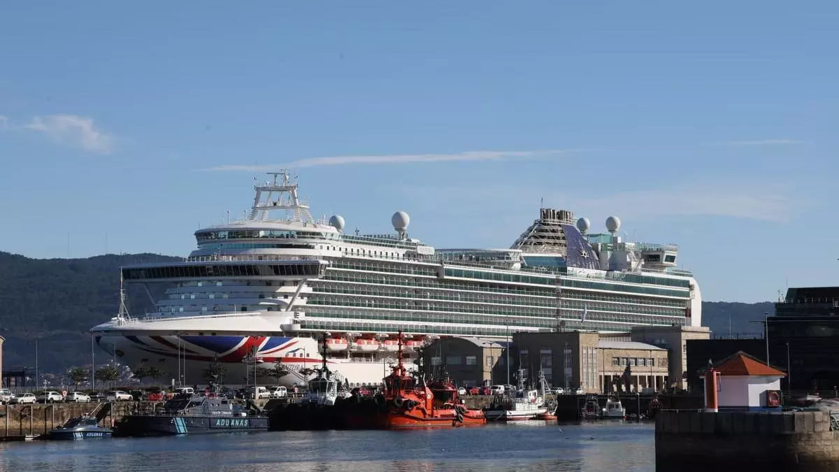 Desembarco británico en Vigo: arriban 3.200 pasajeros a bordo del clásico crucero 'Ventura'