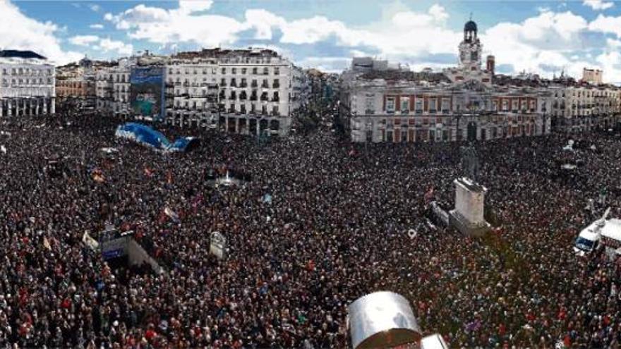 Podem es reivindica com l&#039;alternativa al PP en una multitudinària marxa