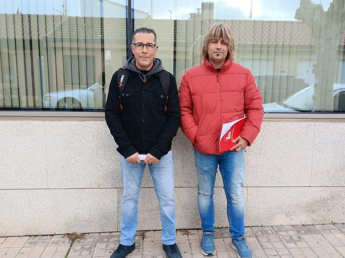 José Luis Cachón y Jesús Nieto, esta mañana en el Centro de Salud Benavente Norte.
