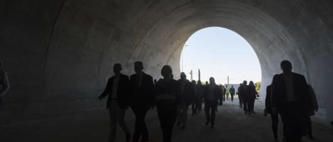 El túnel de la Serra Grossa de Alicante es la clave para reducir tiempos de ruta. Se acaban de reactivar los trabajos. antonio amorós