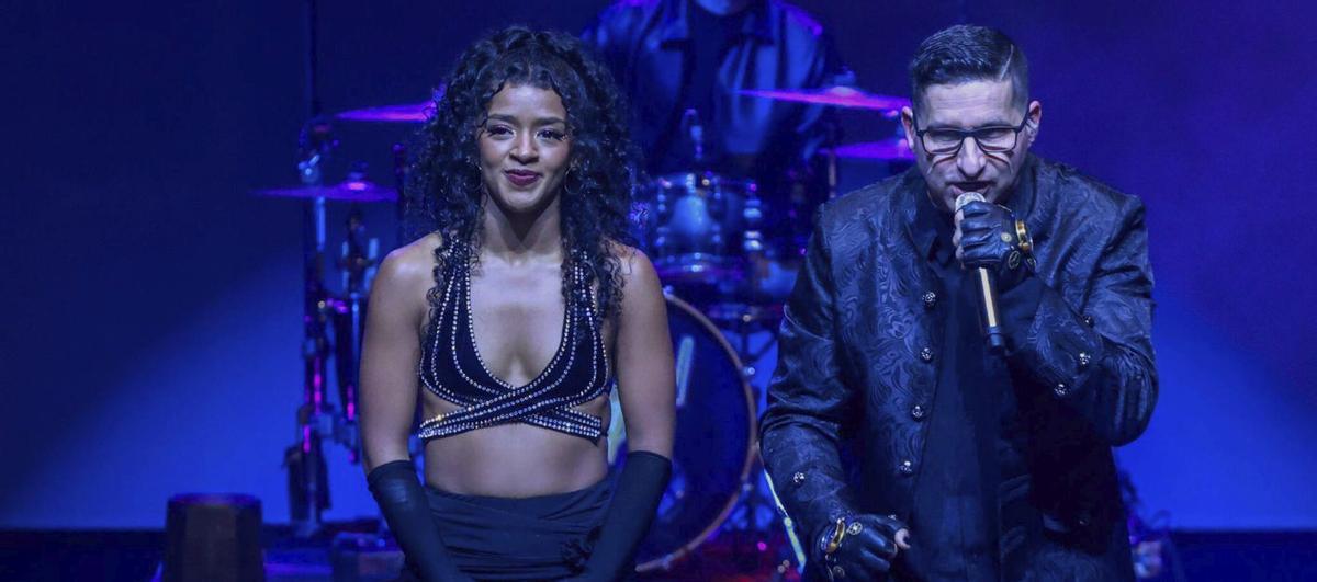 La presentación de la orquesta La Fórmula en el Auditorio de Vilagarcía, ayer. | IÑAKI ABELLA