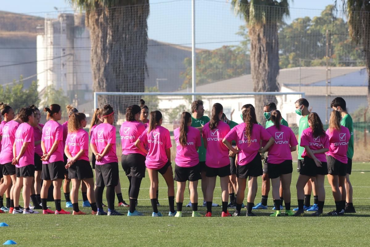 El Córdoba CF Femenino de Ariel Montenegro comienza a rodar