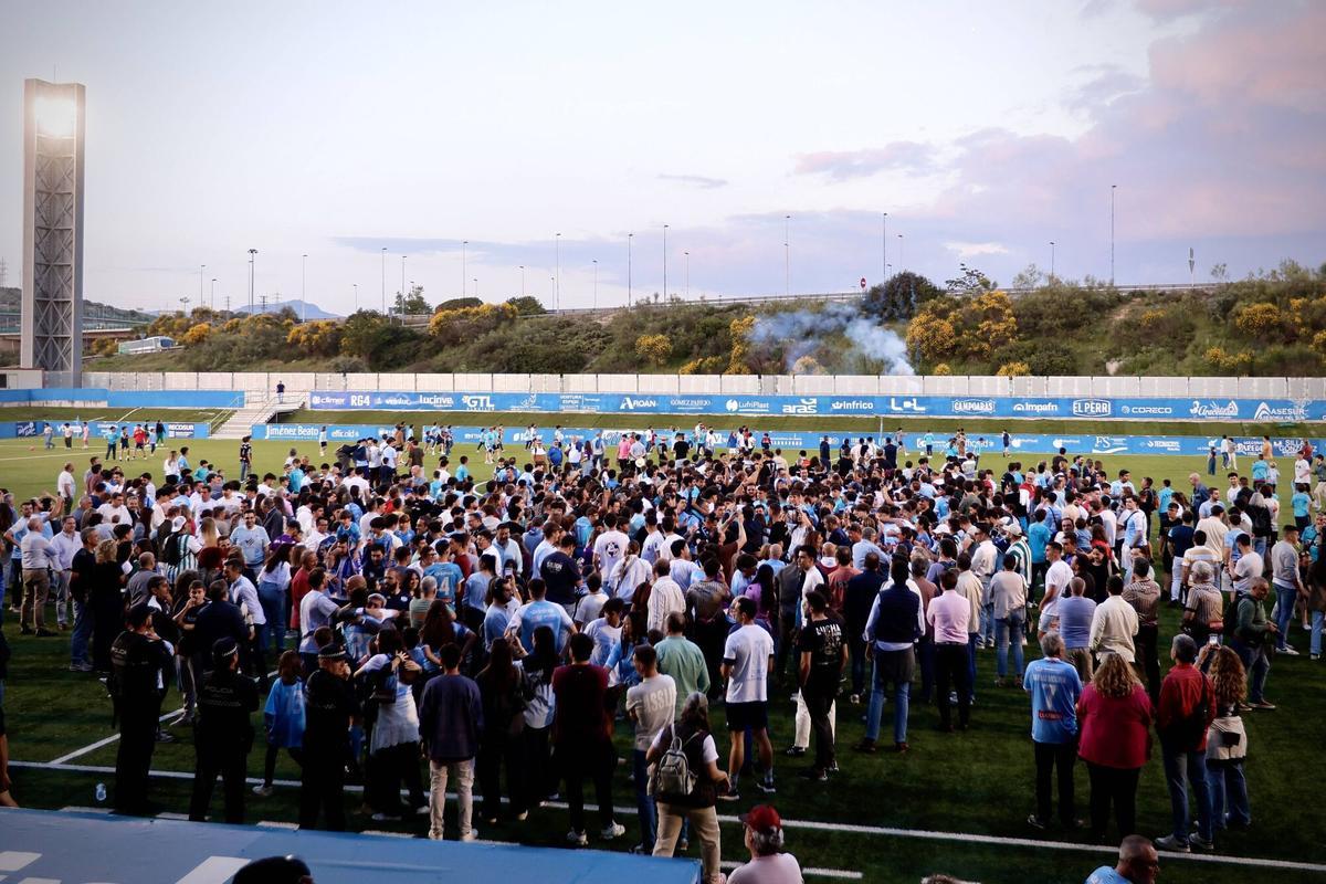 Lucena. El Ciudad de Lucena celebra su ascenso a Segunda RFEF