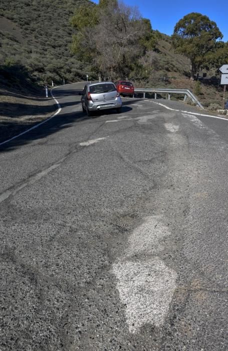 25/01/2018 CUMBRE GRAN CANARIA. Mal estado de las carreteras en la zona de medianías y cumbre de Gran Canaria. Carretera Cruce de Fontanales Valleseco, Artenara. FOTO: J. PÉREZ CURBELO