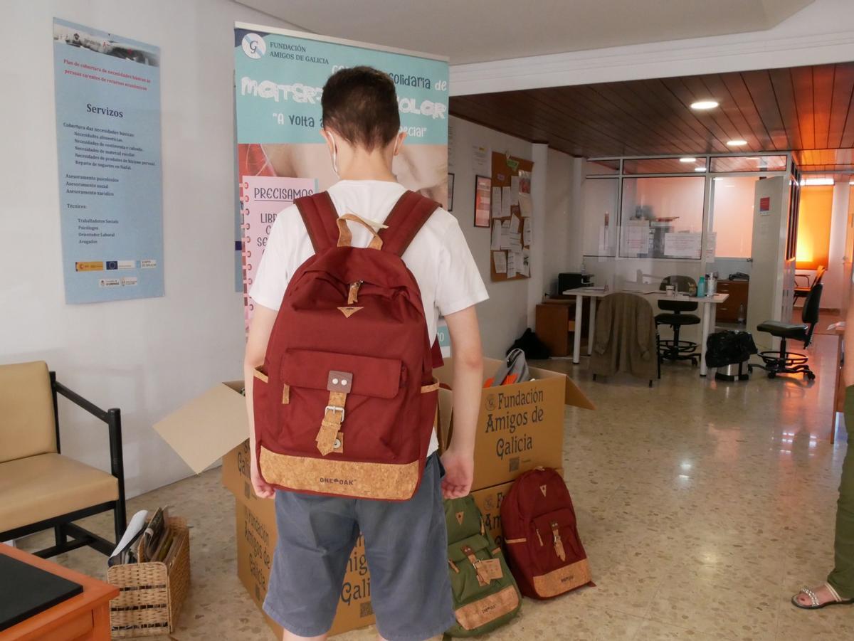 Mochila entregada por la Fundación Amigos de Galicia