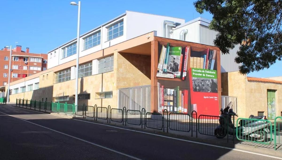Biblioteca municipal de Matadero.