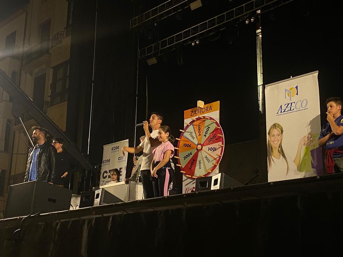 GALERÍA | Premios a tutiplén en el Día del Comercio de Zamora