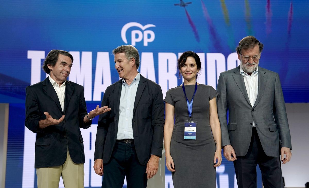 Aznar, Feijóo, Ayuso y Rajoy, en el cierre del Congreso Nacional del PP.