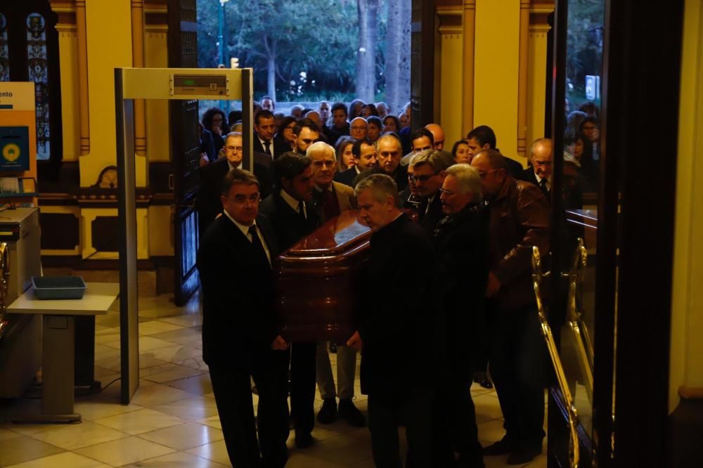 Capilla ardiente de Eugenio Chicano en el Ayuntamiento de Málaga.