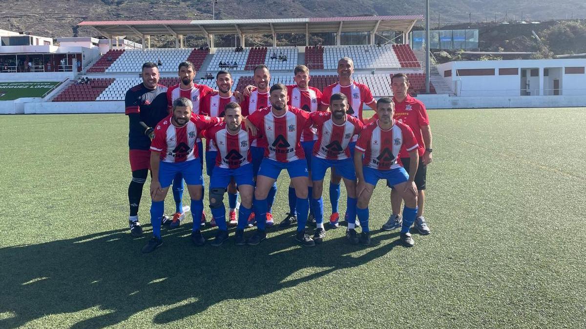 Once inicial de la UD Valle Frontera en un partido disputado en su estadio.
