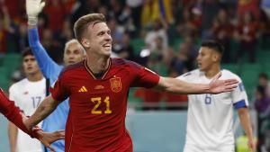 Dani Olmo celebra su gol, el primero de España ante Costa Rica.