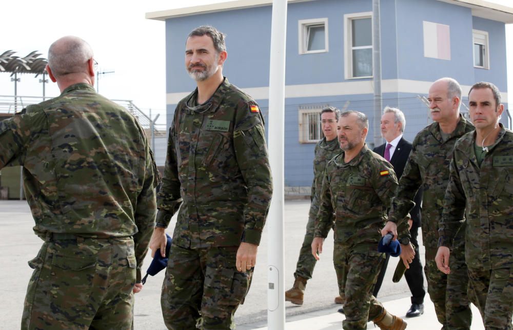 El Rey Felipe VI sigue desde Alicante varias maniobras del Mando de Operaciones Especiales